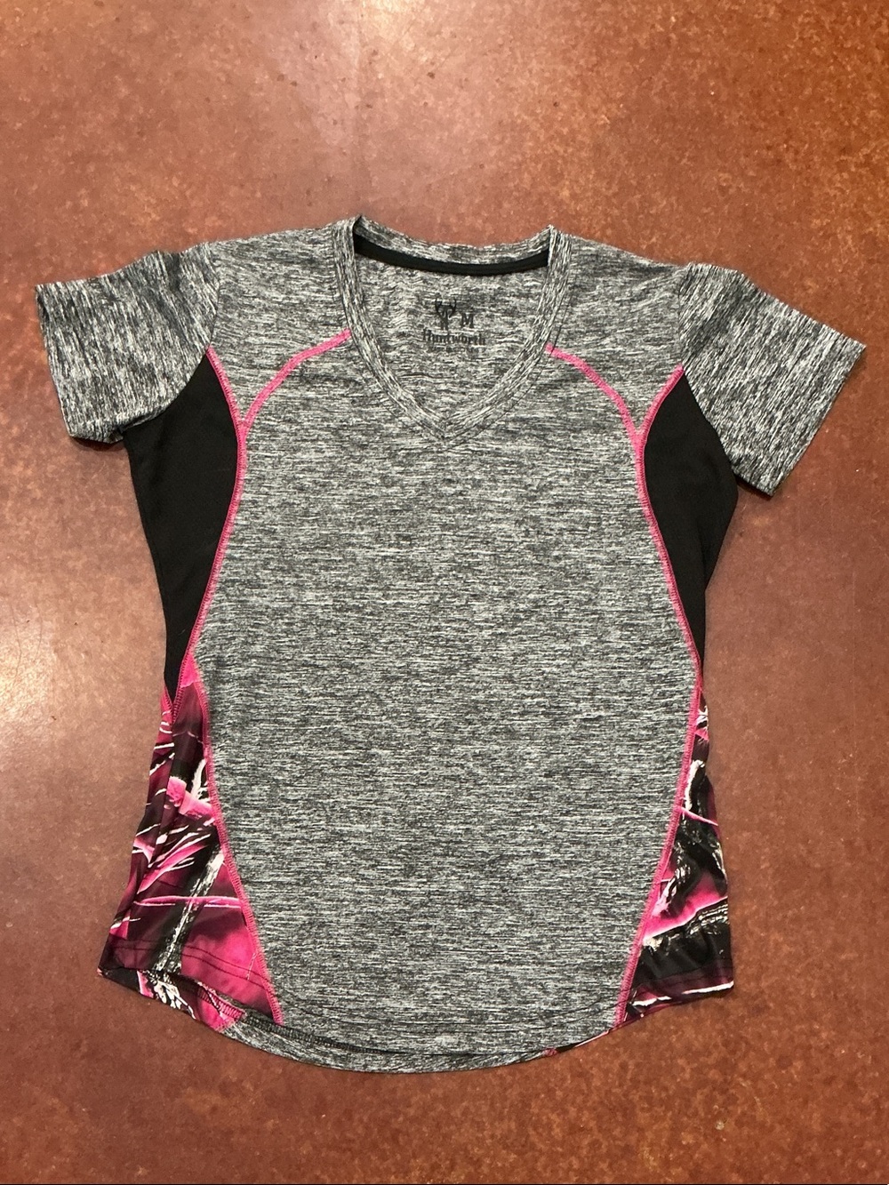 Huntworth Women's Heather Gray Short Sleeve Athletic Tee with Pink Trim